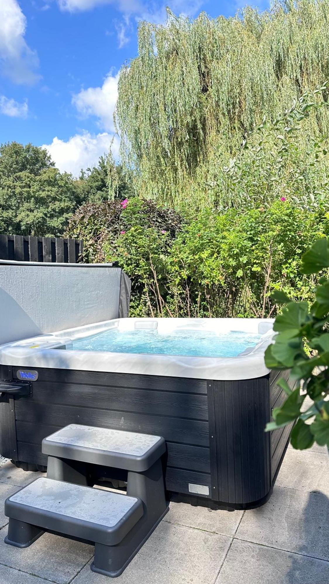 De Luxe Bed &Wellness Villa 's-Hertogenbosch  Eksteriør billede