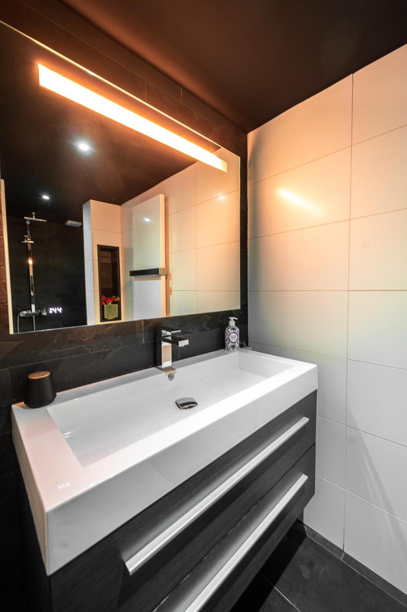 De Luxe Bed &Wellness Villa 's-Hertogenbosch  Eksteriør billede