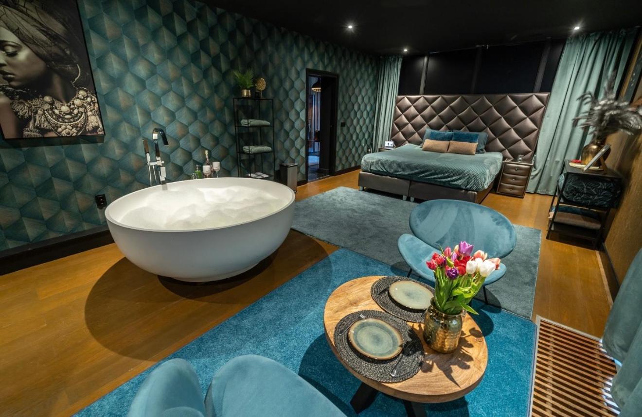 De Luxe Bed &Wellness Villa 's-Hertogenbosch  Eksteriør billede