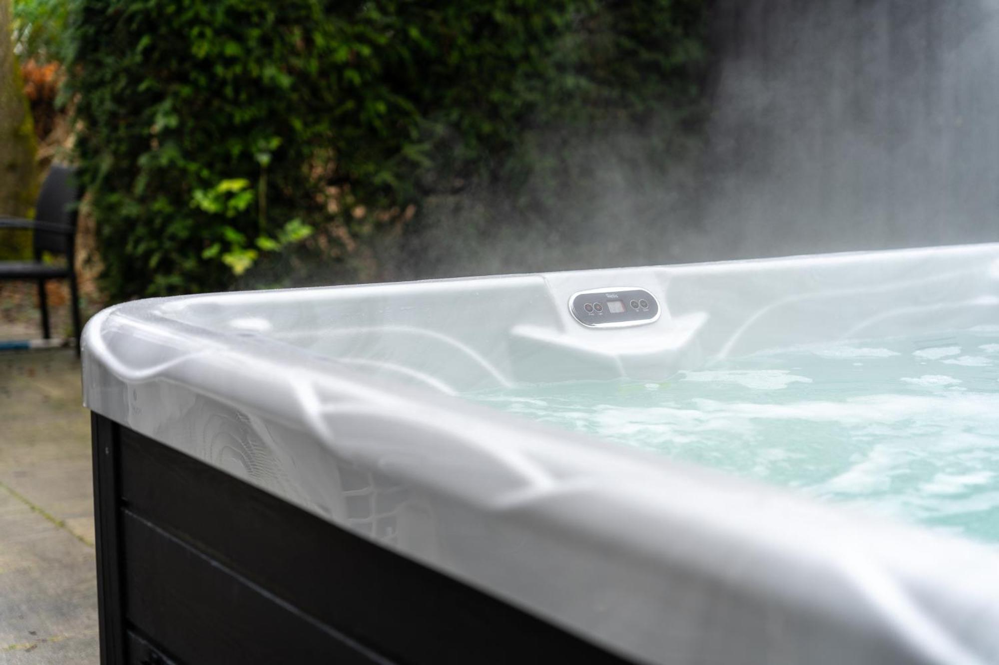 De Luxe Bed &Wellness Villa 's-Hertogenbosch  Eksteriør billede