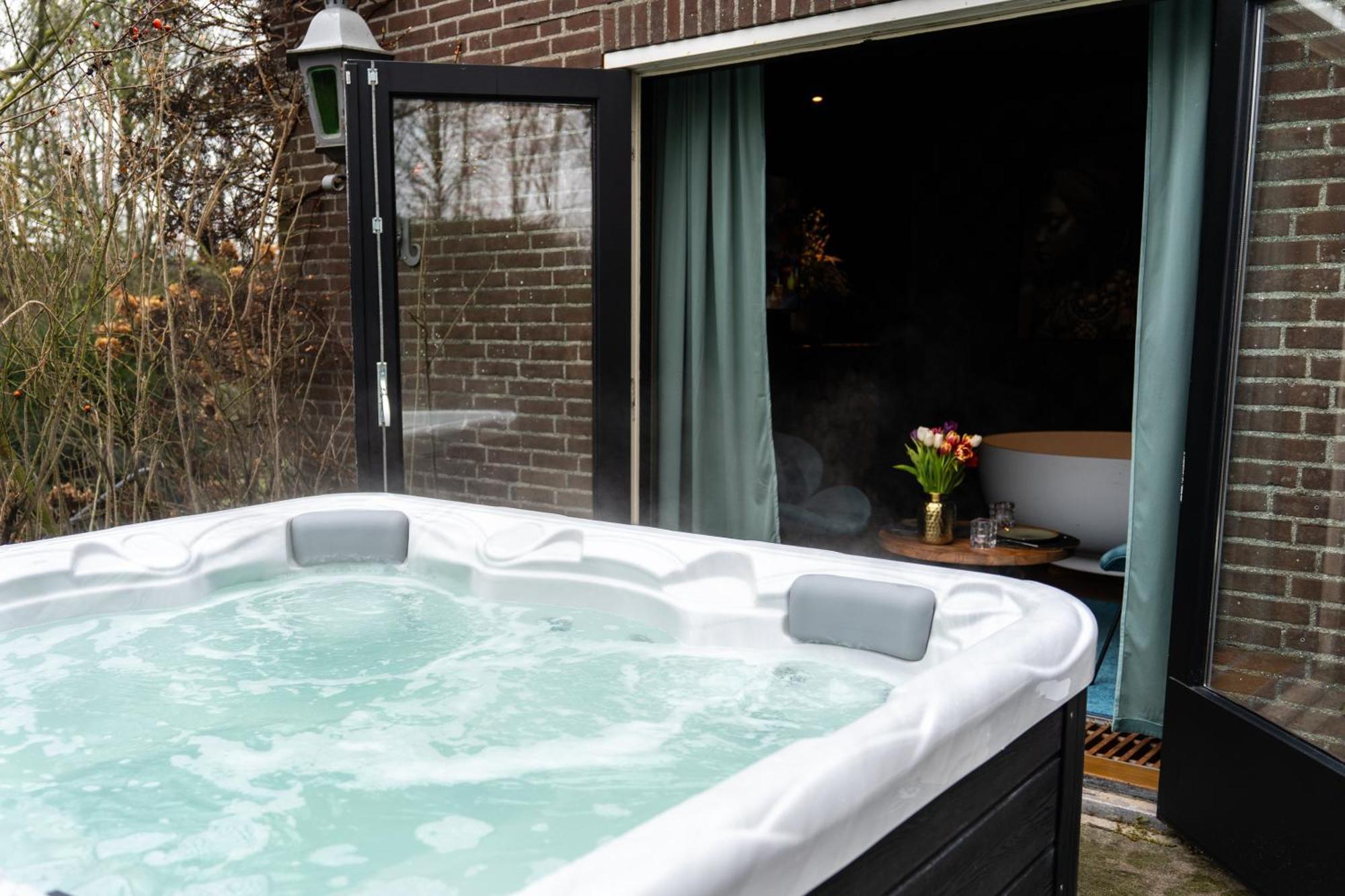 De Luxe Bed &Wellness Villa 's-Hertogenbosch  Eksteriør billede